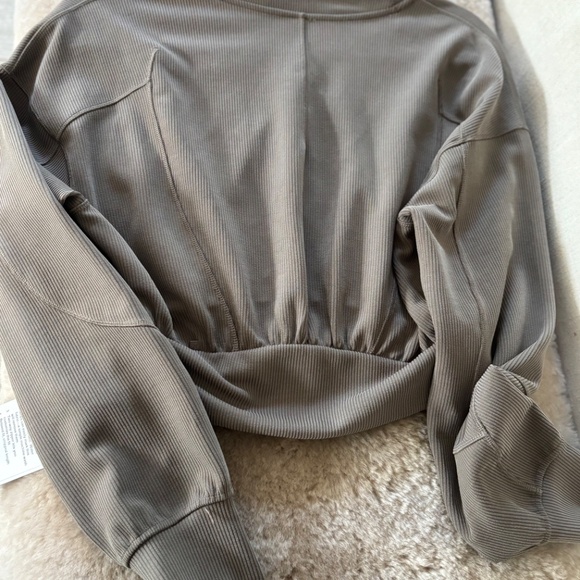 Lululemon Ribbed Softstreme Cropped Jacket size 6 - Picture 5 of 7